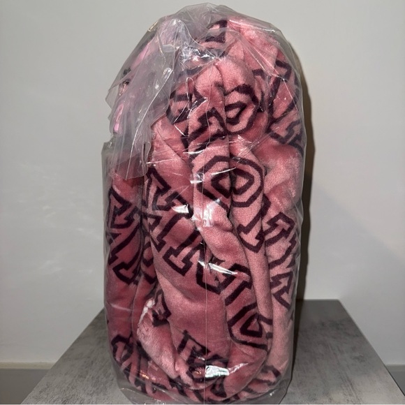 PINK Mini Dog with Pink Logo Blanket - Picture 2 of 4